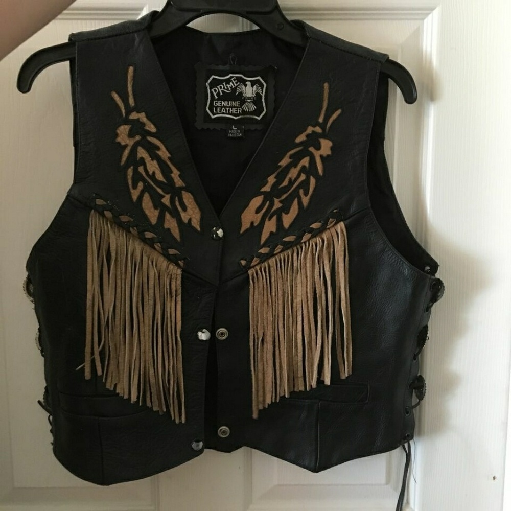 Matching leather vest and stirups